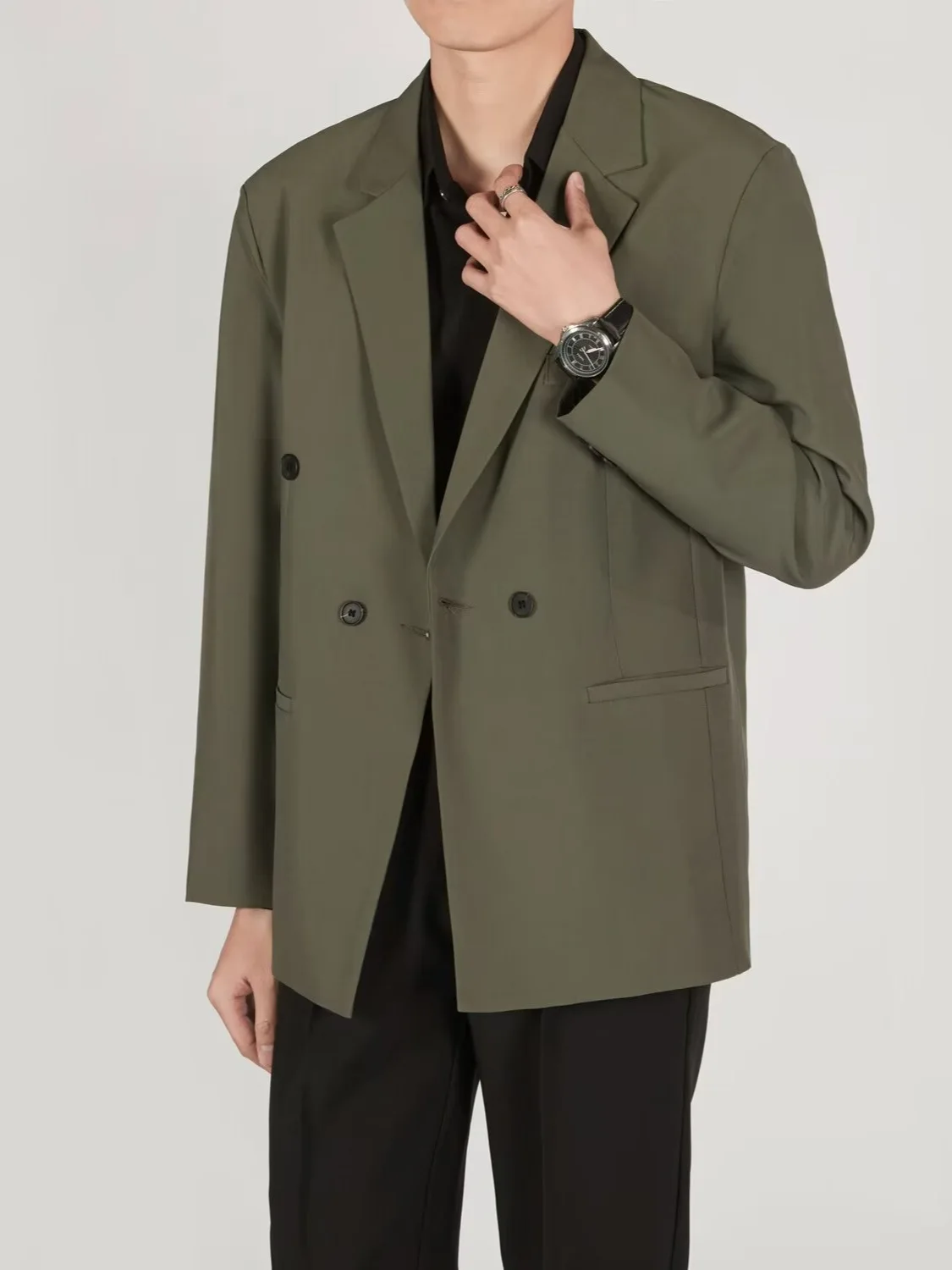 91 suit spring and autumn high-end light mature style single-breasted dress small suit solid color men's jacket
91 suit spring and autumn high-end light mature style single-breasted dress small suit solid color men's jacket