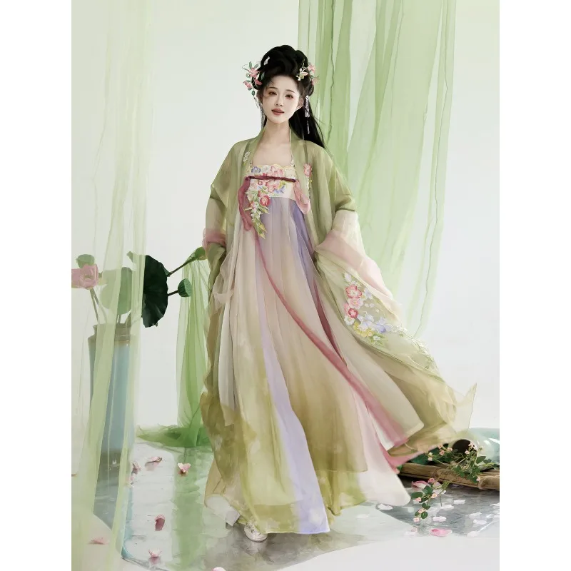Tang Dynasty chest-length skirt, Xianqi heavy industry embroidered big-sleeved shirt, spring and autumn
Tang Dynasty chest-length skirt, Xianqi heavy industry embroidered big-sleeved shirt, spring and autumn