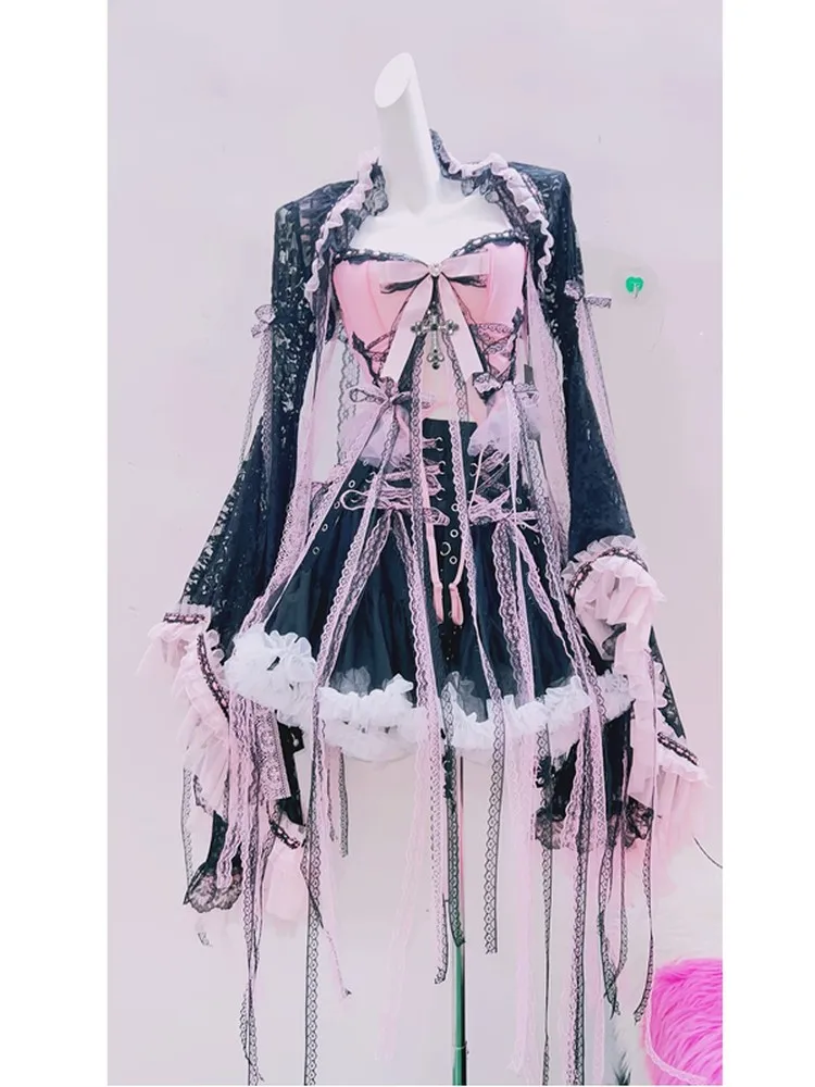Strapless long-sleeved lace tassel short performance Halloween black white and pink dress
Strapless long-sleeved lace tassel short performance Halloween black white and pink dress