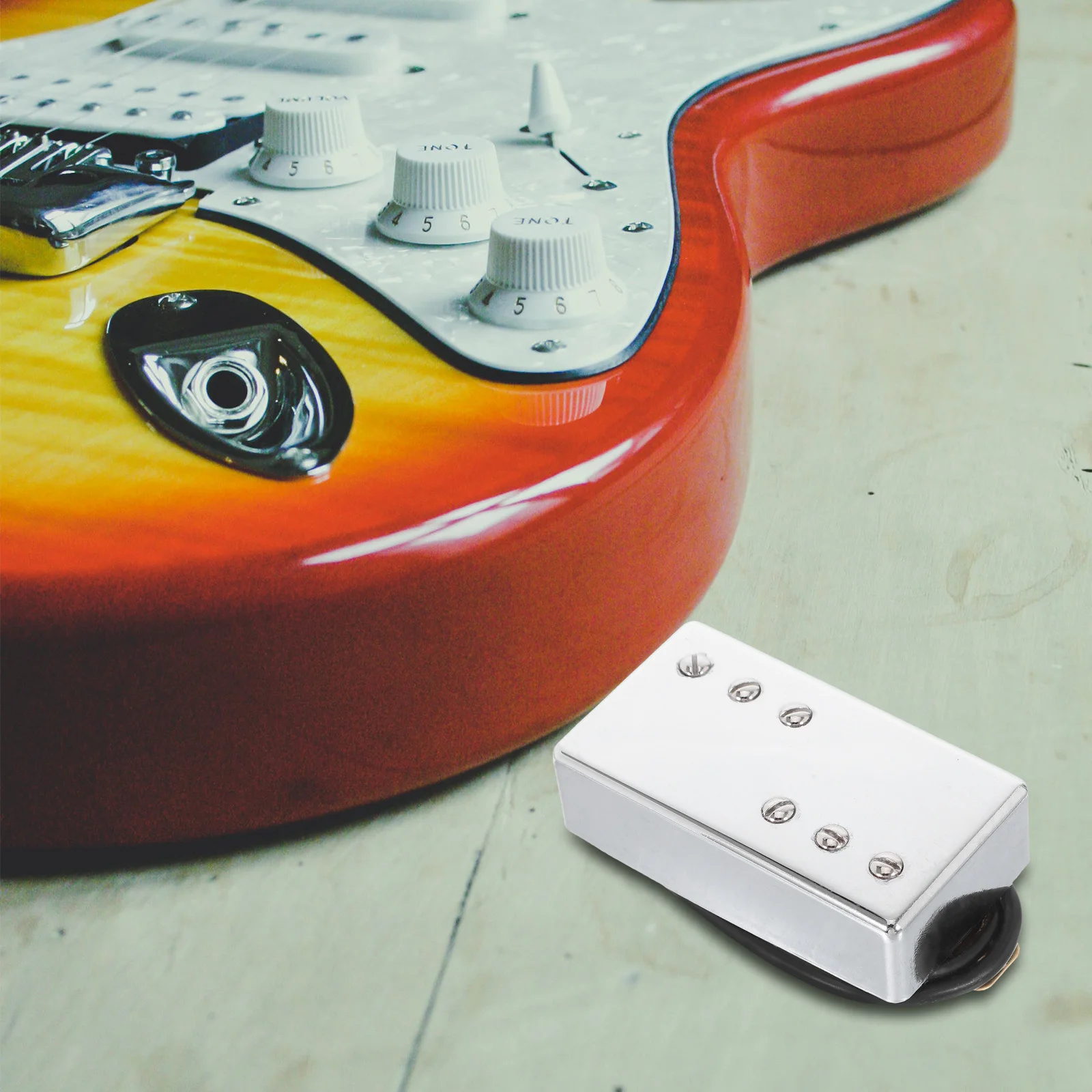 Electric Guitar Pickup Professional Sound Quality Stage Recording Durable Metal Frame Noise Reduction Guitar
Electric Guitar Pickup Professional Sound Quality Stage Recording Durable Metal Frame Noise Reduction Guitar