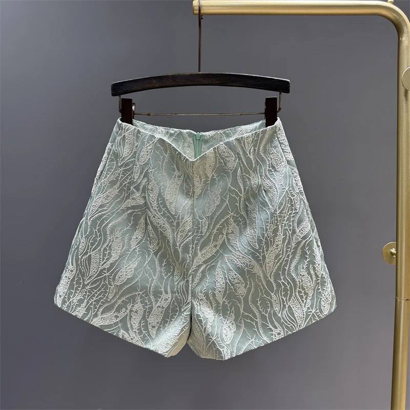 Jacquard Embroidered Shorts for Women 2025 Early Autumn New Style Aging Reduction Leisure, A-line Slimming Wide Leg Shorts
Jacquard Embroidered Shorts for Women 2025 Early Autumn New Style Aging Reduction Leisure, A-line Slimming Wide Leg Shorts