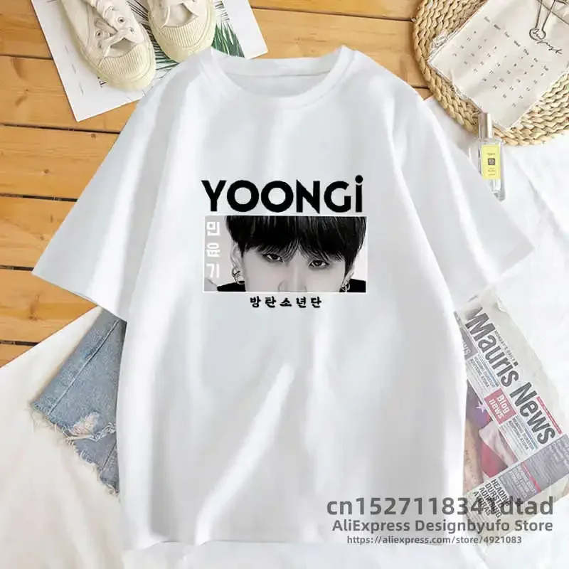 Футболка женская хлопковая с коротким рукавом и графическим принтом
Футболка женская хлопковая с коротким рукавом и графическим принтом