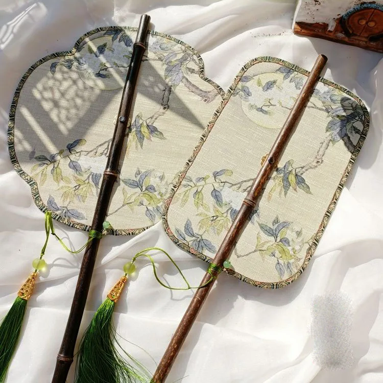 Fresh Pear Flower Printed Purple Bamboo Long Handle Foldable Rotating Waist Fan Bamboo Curtain Photography Retro Prop Fan
Fresh Pear Flower Printed Purple Bamboo Long Handle Foldable Rotating Waist Fan Bamboo Curtain Photography Retro Prop Fan