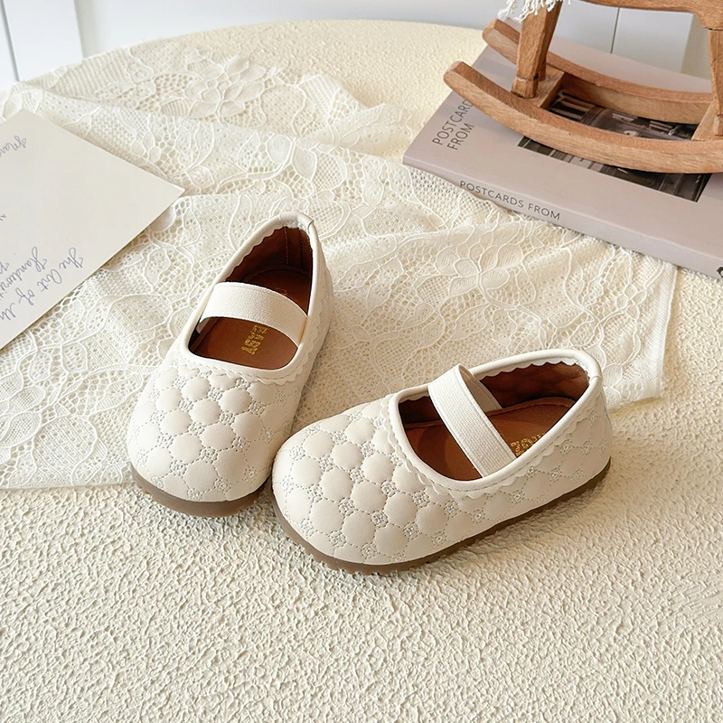 Girls Quilted Rhinestone Mary Janes Elastic Single Strap Scalloped Edge Soft Flat Shoes For Daily Dress Matching
Girls Quilted Rhinestone Mary Janes Elastic Single Strap Scalloped Edge Soft Flat Shoes For Daily Dress Matching