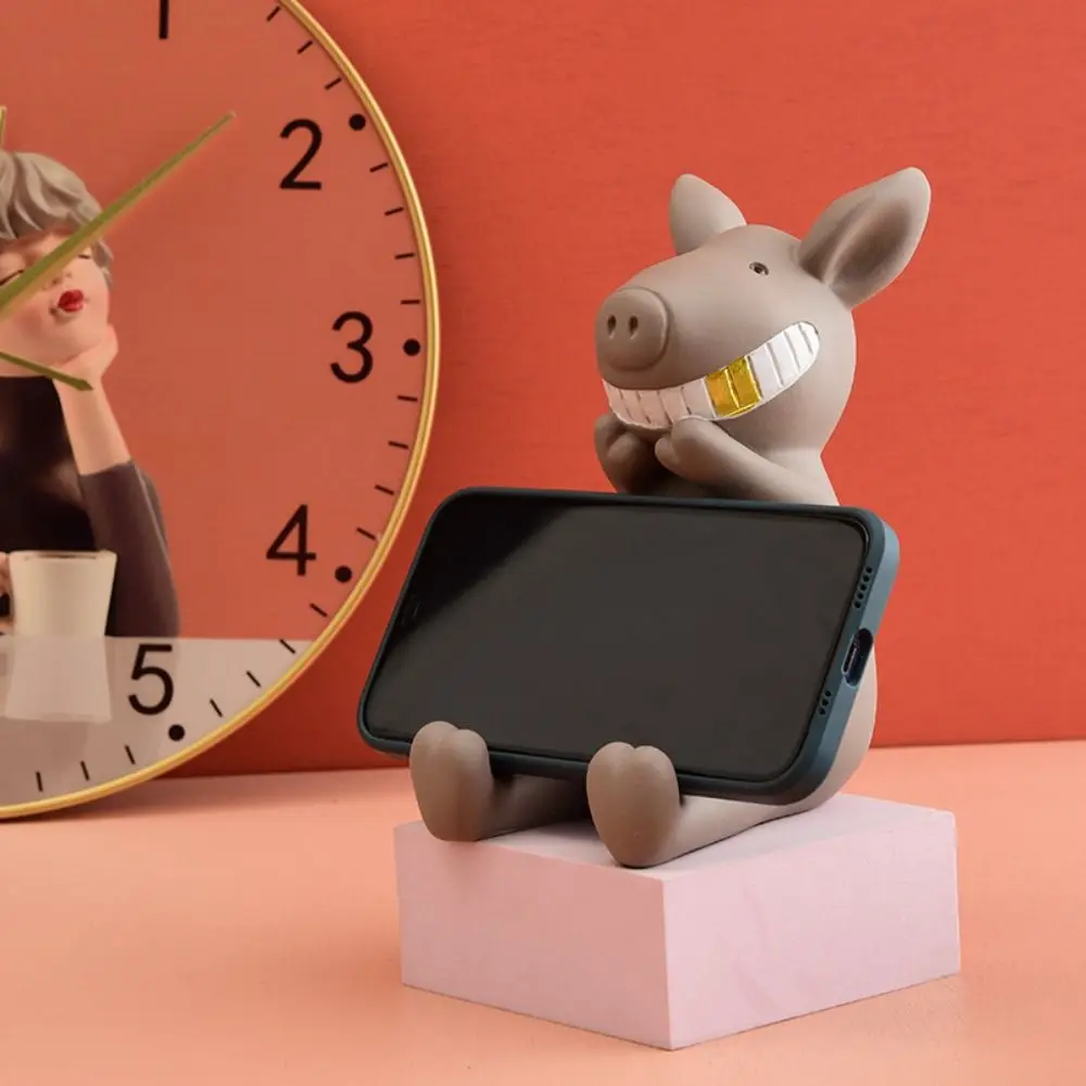 Resin Cartoon Phone Holder Figure Toys Multi-functional Pig Mobile Phone Stand Statue Anti-slip Cell Phone Bracket Small Gifts
Resin Cartoon Phone Holder Figure Toys Multi-functional Pig Mobile Phone Stand Statue Anti-slip Cell Phone Bracket Small Gifts