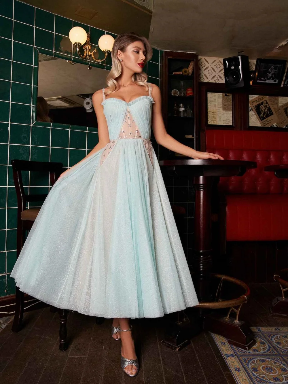 Sexy Spaghetti Strap Evening Dress Charming Tulle A-Line Party Gown Classic Sleeveless Floor-Length Party Dresses فساتين سهرة
Sexy Spaghetti Strap Evening Dress Charming Tulle A-Line Party Gown Classic Sleeveless Floor-Length Party Dresses فساتين سهرة