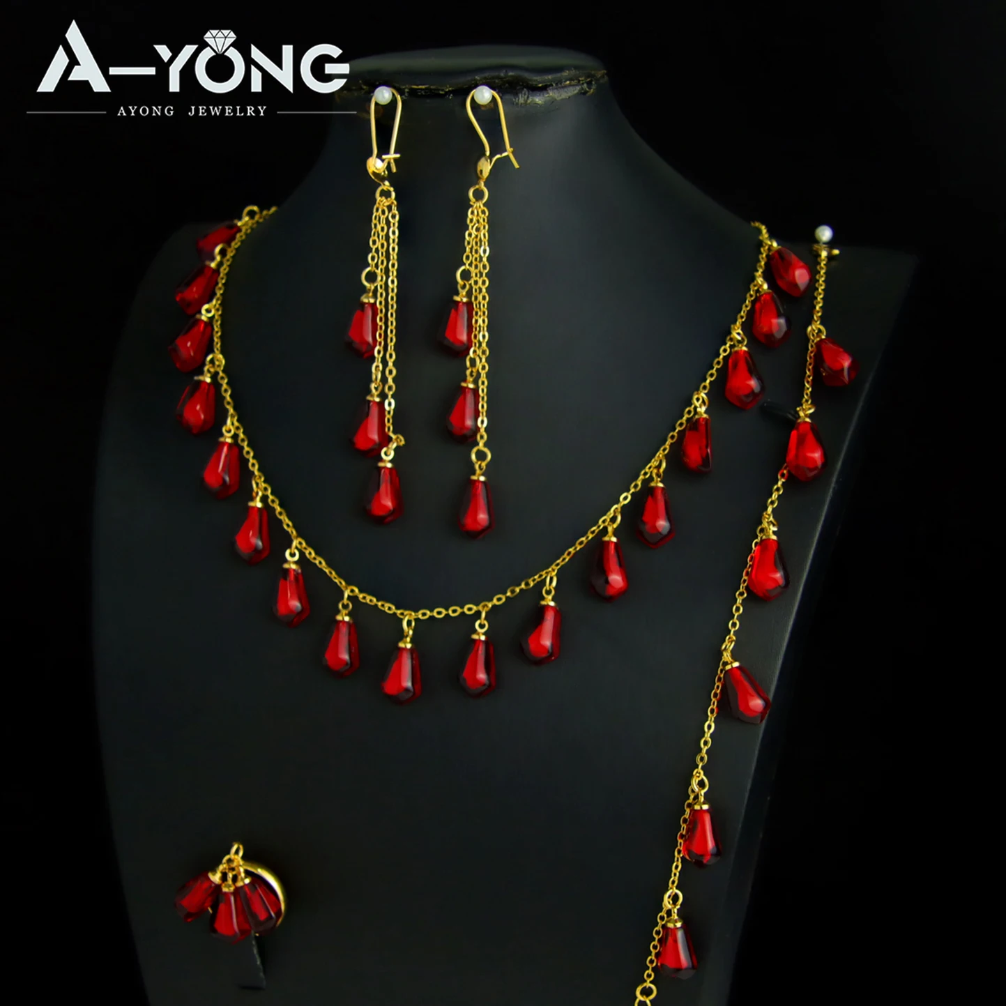 Tassel Dubai Wedding Jewelry Set 21k Gold Plated Italian Fashion Red Pomegranat Necklace Pendant Oman Women Fashion Jewelrys
Tassel Dubai Wedding Jewelry Set 21k Gold Plated Italian Fashion Red Pomegranat Necklace Pendant Oman Women Fashion Jewelrys
