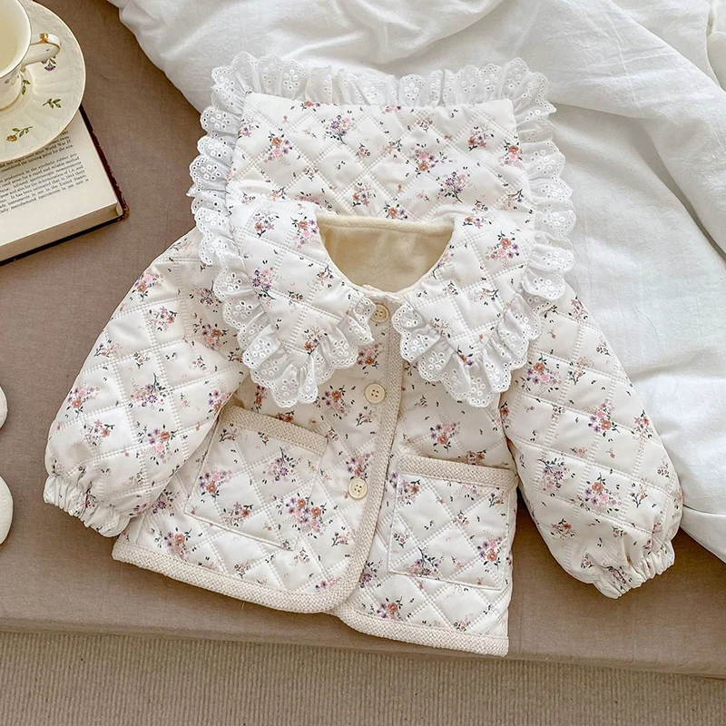 Winter Newborn Baby Girls Plush Cardigan Coat Flower Printed Lace Stitching Toddler Baby Girl Thick Warm Jacket Children Clothes
Winter Newborn Baby Girls Plush Cardigan Coat Flower Printed Lace Stitching Toddler Baby Girl Thick Warm Jacket Children Clothes