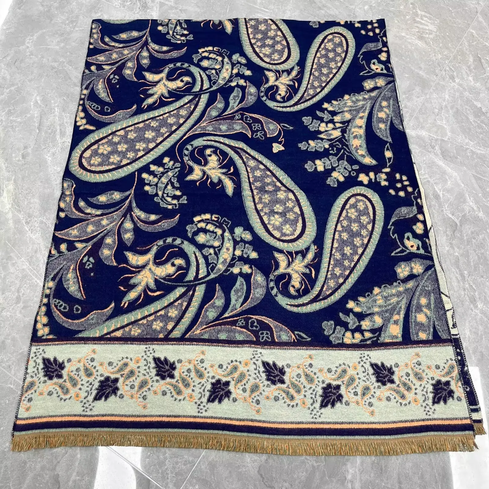 New Fashion Winter Duplex Printing Cashmere Scarf Women High Quality Thicken Wrap Shawl Ladies Pashmina Jacquard Scarves Luxury
New Fashion Winter Duplex Printing Cashmere Scarf Women High Quality Thicken Wrap Shawl Ladies Pashmina Jacquard Scarves Luxury
