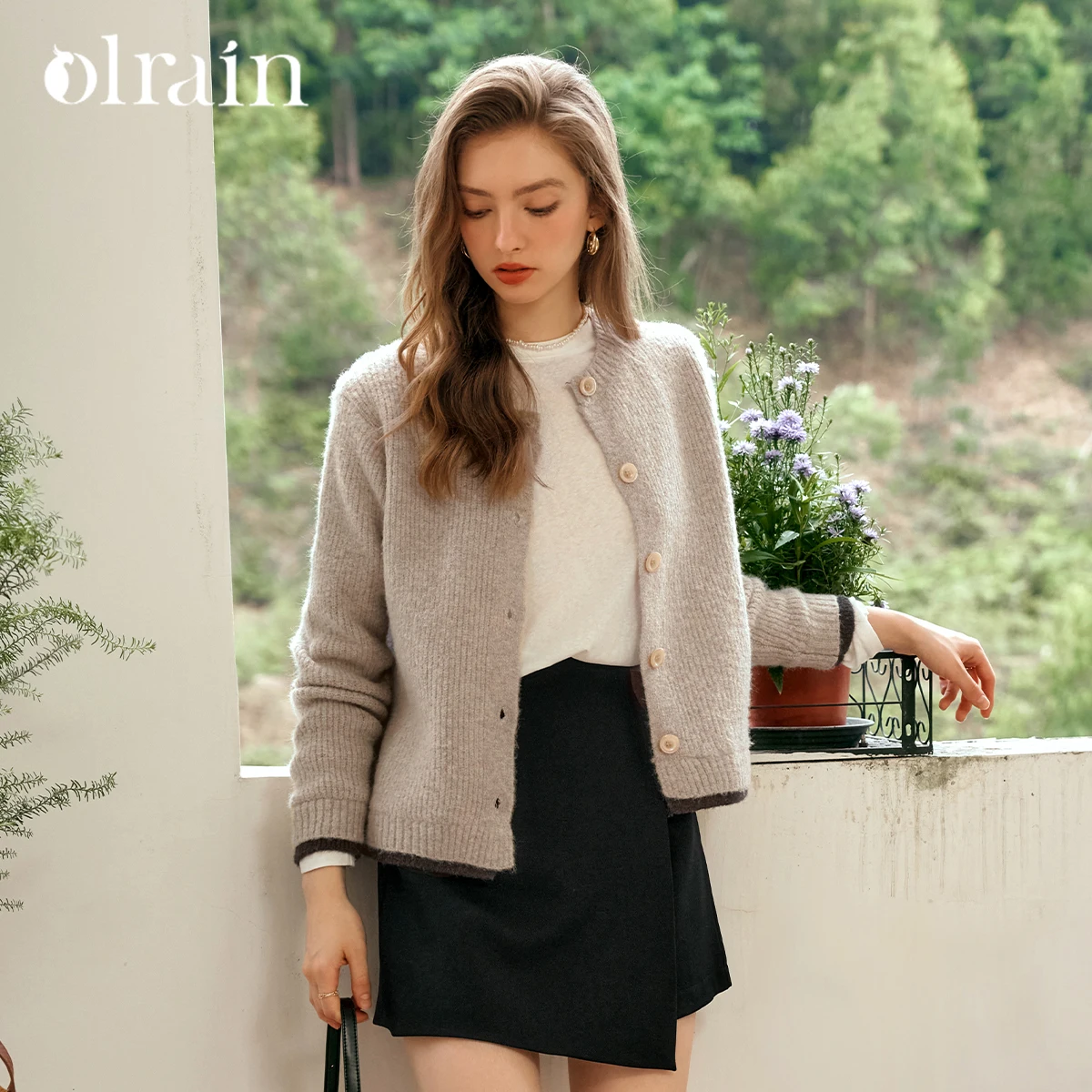OLrain Wool Blend Cardigan for Woman 2025 Spring Loose Fit Commute Spliced Single Breasted Knitwear Female Clothing E56QM93088
OLrain Wool Blend Cardigan for Woman 2025 Spring Loose Fit Commute Spliced Single Breasted Knitwear Female Clothing E56QM93088