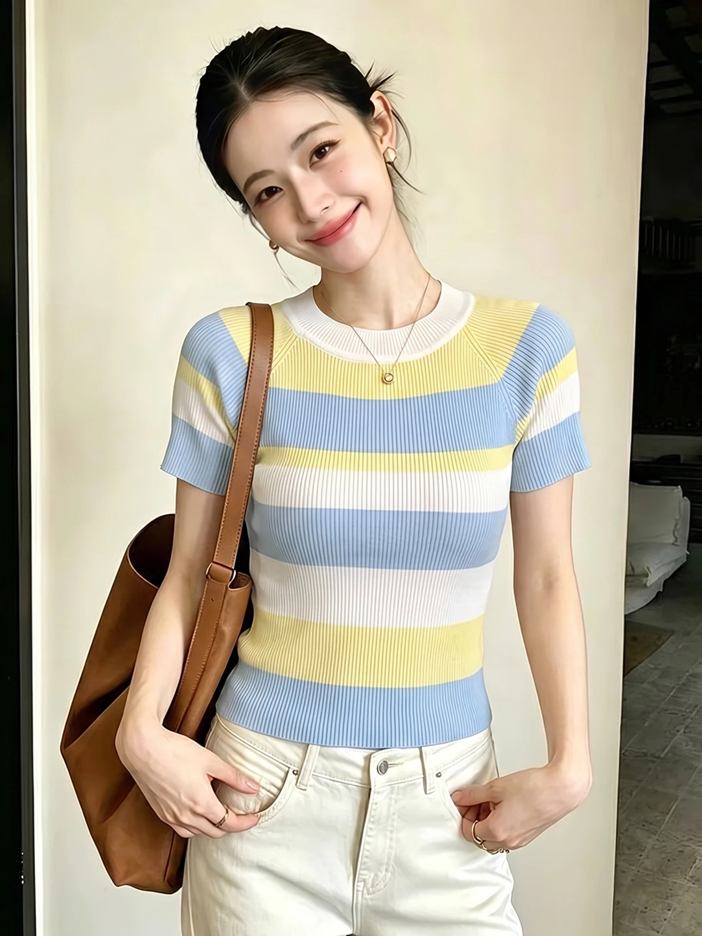 Korean Style Sweet Color Block Short Sleeve Knitted Sweater Soft Beautiful Fashionable Women's Slim Fit Summer Top
Korean Style Sweet Color Block Short Sleeve Knitted Sweater Soft Beautiful Fashionable Women's Slim Fit Summer Top