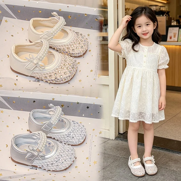 Girls Walking Shoes Lace Mesh Bows Kids Princess Shoes Non-slip Shiny Sequins 2025 New Children Flat Shoes Soft Sole Non-slip
Girls Walking Shoes Lace Mesh Bows Kids Princess Shoes Non-slip Shiny Sequins 2025 New Children Flat Shoes Soft Sole Non-slip