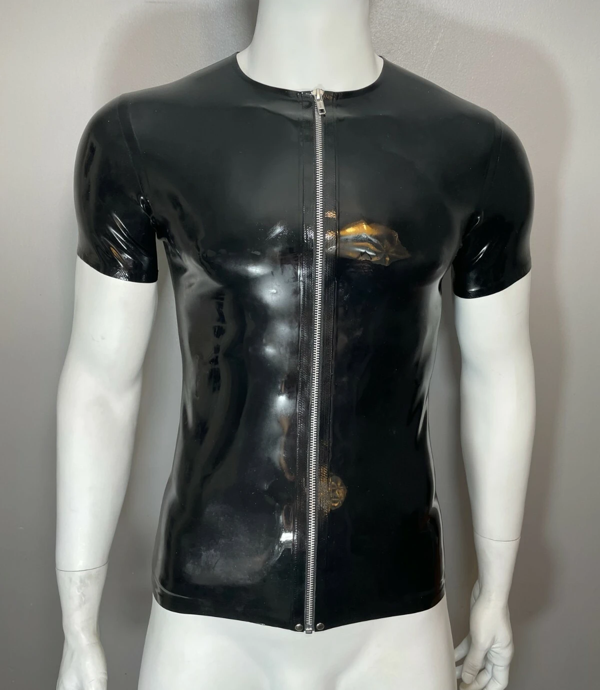 Rubber Latex Crew Neck Zip Front T-Shirt Short Sleeve
Rubber Latex Crew Neck Zip Front T-Shirt Short Sleeve