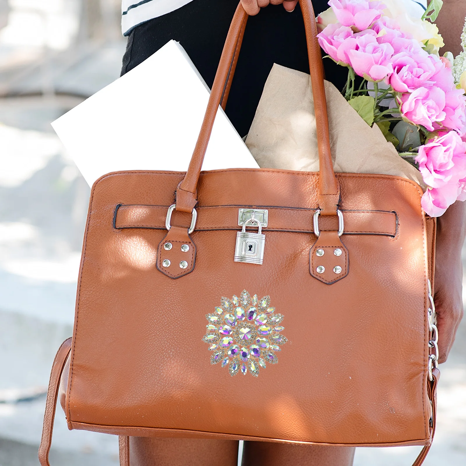 Stylish DIY Clothing Patch Iron on Rhinestone Embellishment for Coat Jeans Backpack Sewing Craft Decoration Accessory
Stylish DIY Clothing Patch Iron on Rhinestone Embellishment for Coat Jeans Backpack Sewing Craft Decoration Accessory