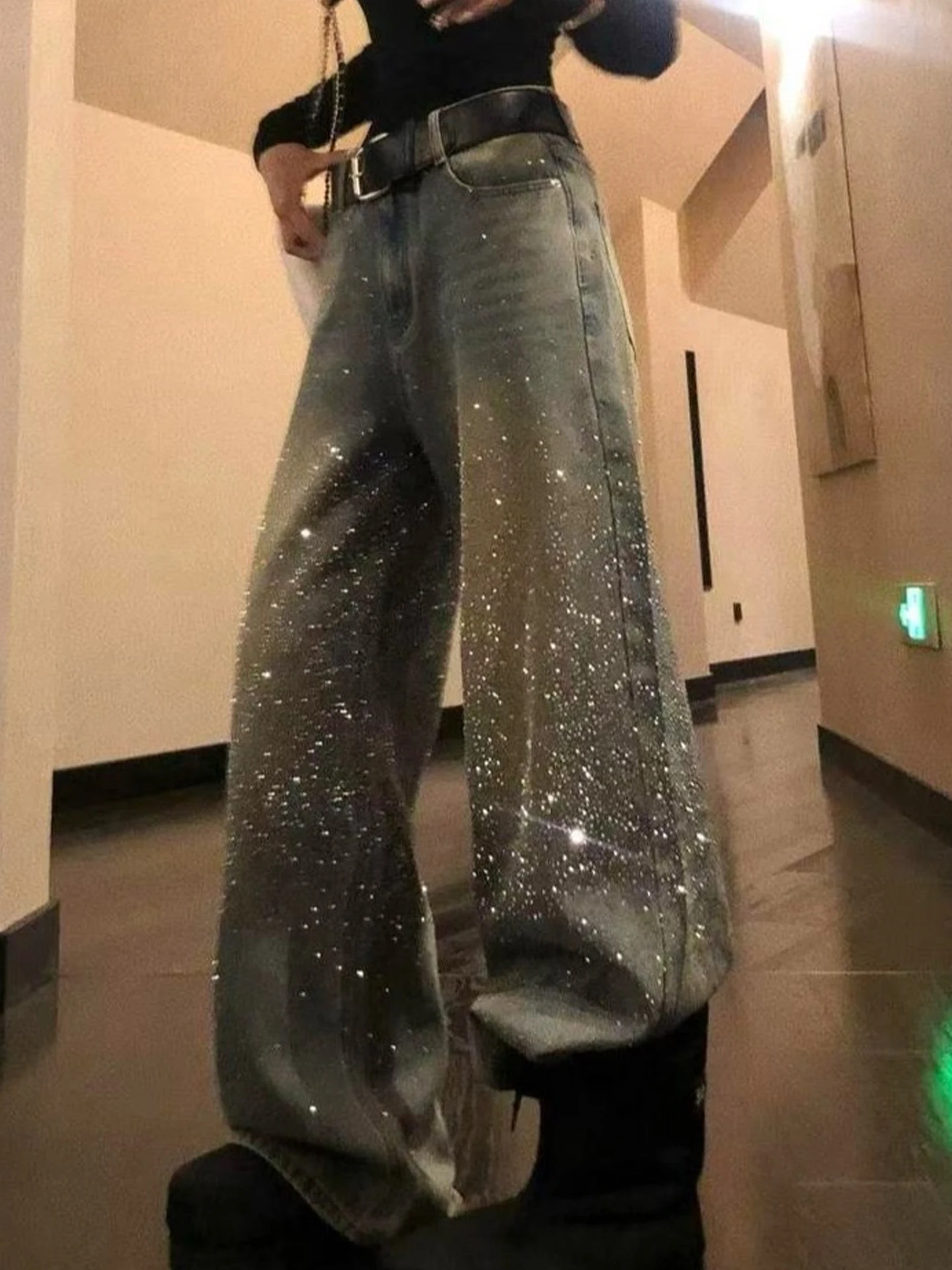 Shiny Rhinestone Embellished Wide Leg Jeans Women's Fashion Spring 2026 High Waist Casual Style Glittering All-Match Pants
Shiny Rhinestone Embellished Wide Leg Jeans Women's Fashion Spring 2026 High Waist Casual Style Glittering All-Match Pants