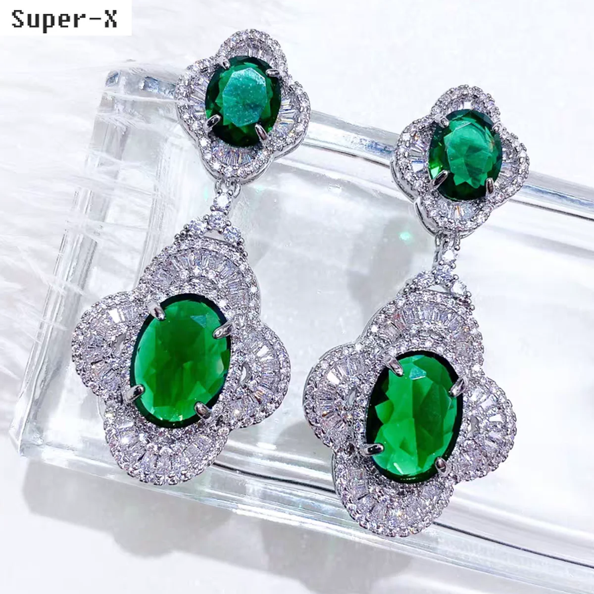 Gorgeous earrings for women wedding bride luxury jewelry red pink green white zirconia Four Leaf Clover dangling earrings
Gorgeous earrings for women wedding bride luxury jewelry red pink green white zirconia Four Leaf Clover dangling earrings