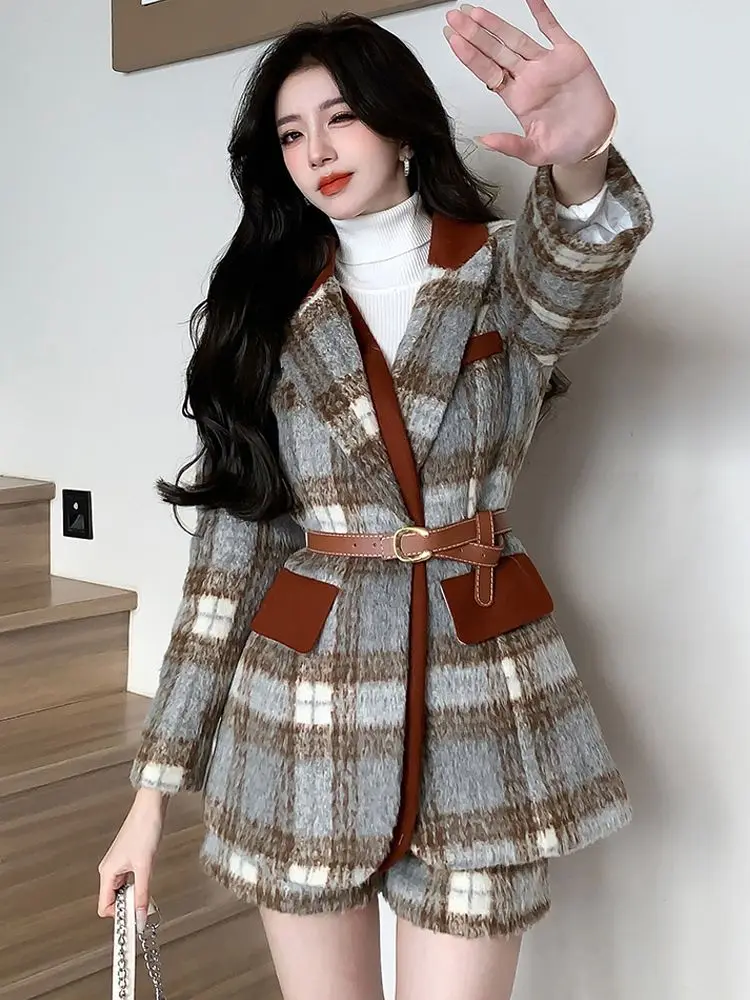 Sweet Hot Girl Retro Suit Women's Autumn Plaid Wool Slim Fit Coat High-waisted Shorts Two-piece Set Fashion Female Clothes
Sweet Hot Girl Retro Suit Women's Autumn Plaid Wool Slim Fit Coat High-waisted Shorts Two-piece Set Fashion Female Clothes