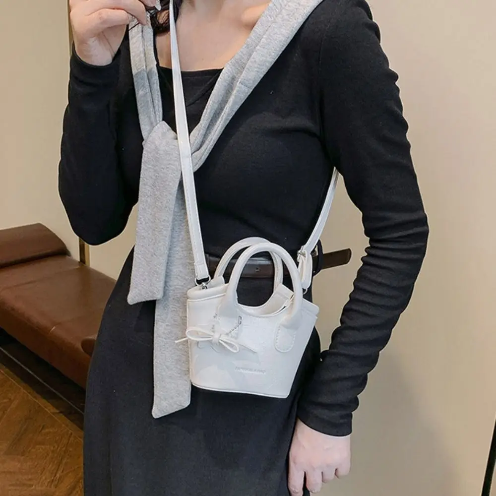 Tote Bag Mini Basket Bag Crossbody Bag Cute Bow Star Pendant Silver PU Bag Korean Style Letter Printing Women's Shoulder Bag
Tote Bag Mini Basket Bag Crossbody Bag Cute Bow Star Pendant Silver PU Bag Korean Style Letter Printing Women's Shoulder Bag