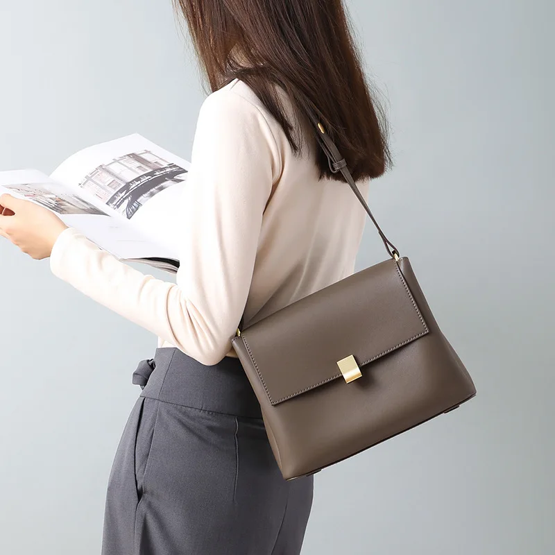Classic Real Genuine Leather Handbags Top Quality Women Shoulder Messenger Bag Luxury Brand Designer Female Purses Crossbody Bag
Classic Real Genuine Leather Handbags Top Quality Women Shoulder Messenger Bag Luxury Brand Designer Female Purses Crossbody Bag