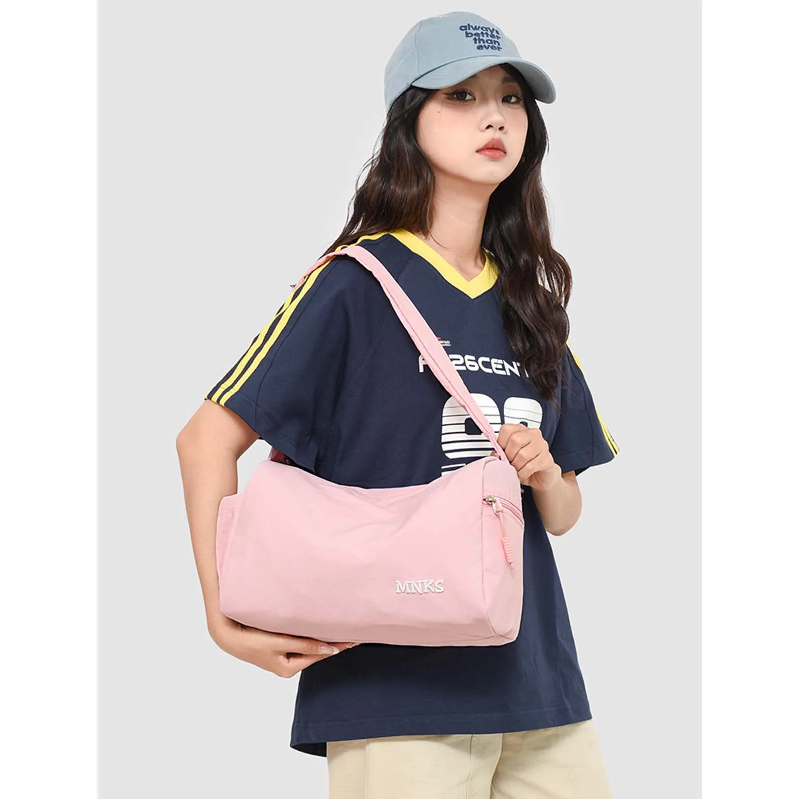 Tote bag for students, simple and casual, lightweight new universal women's bag, shoulder bag, large capacity for commuting and
Tote bag for students, simple and casual, lightweight new universal women's bag, shoulder bag, large capacity for commuting and