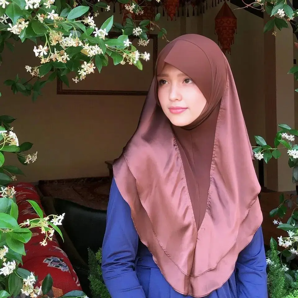 2024 Summer New Muslim Clothing Crystal Linen Soft Hat Brim Double Satin Head Scarf Women's Head Scarf
2024 Summer New Muslim Clothing Crystal Linen Soft Hat Brim Double Satin Head Scarf Women's Head Scarf