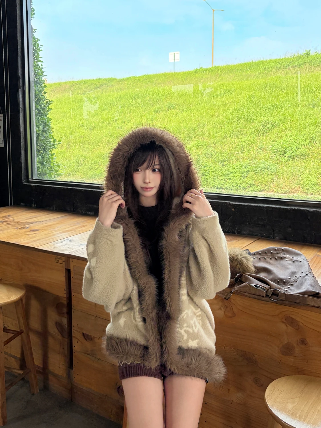 Ретро-кардиган оверсайз с цветочной вышивкой для женщин: теплый, свободный, комфортный, из смесового хлопка, для зимы
Ретро-кардиган оверсайз с цветочной вышивкой для женщин: теплый, свободный, комфортный, из смесового хлопка, для зимы