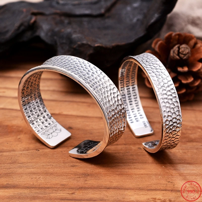 S990 Sterling Silver Bracelets for Women Men New Fashion Heart Sutra Concave Convex Surface Solid Bangle Jewelry Wholesale
S990 Sterling Silver Bracelets for Women Men New Fashion Heart Sutra Concave Convex Surface Solid Bangle Jewelry Wholesale