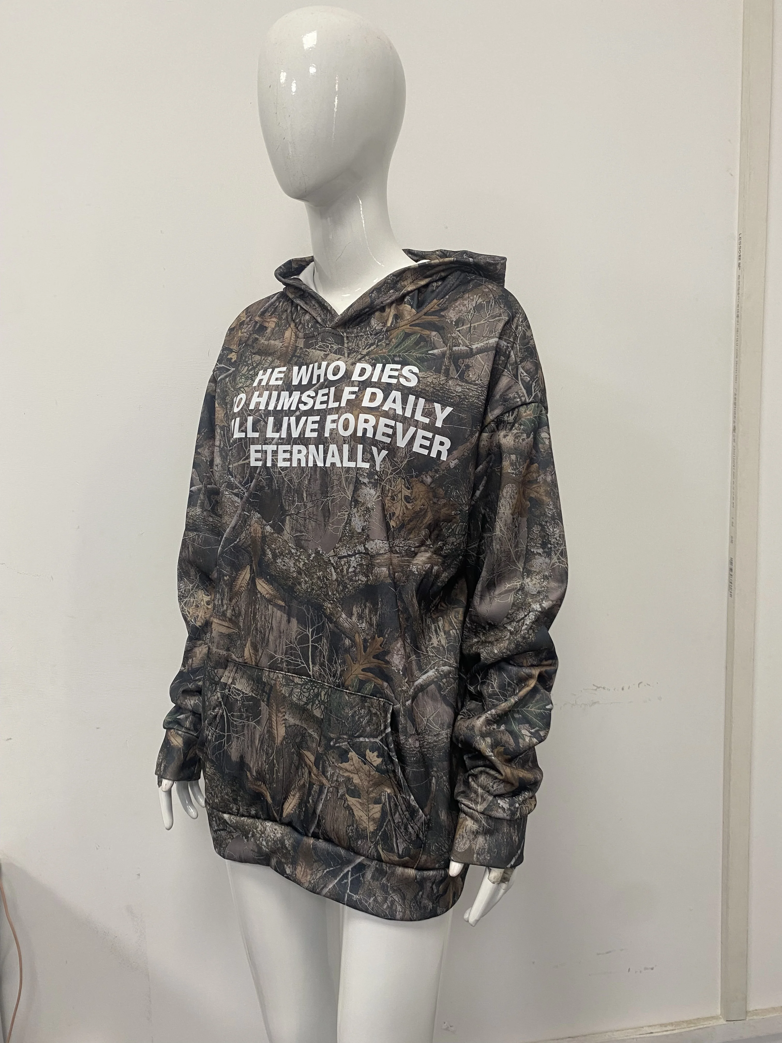 Autumn and winter cross-border camouflage maple leaf print loose hoodie street new letter design pullover niche
Autumn and winter cross-border camouflage maple leaf print loose hoodie street new letter design pullover niche