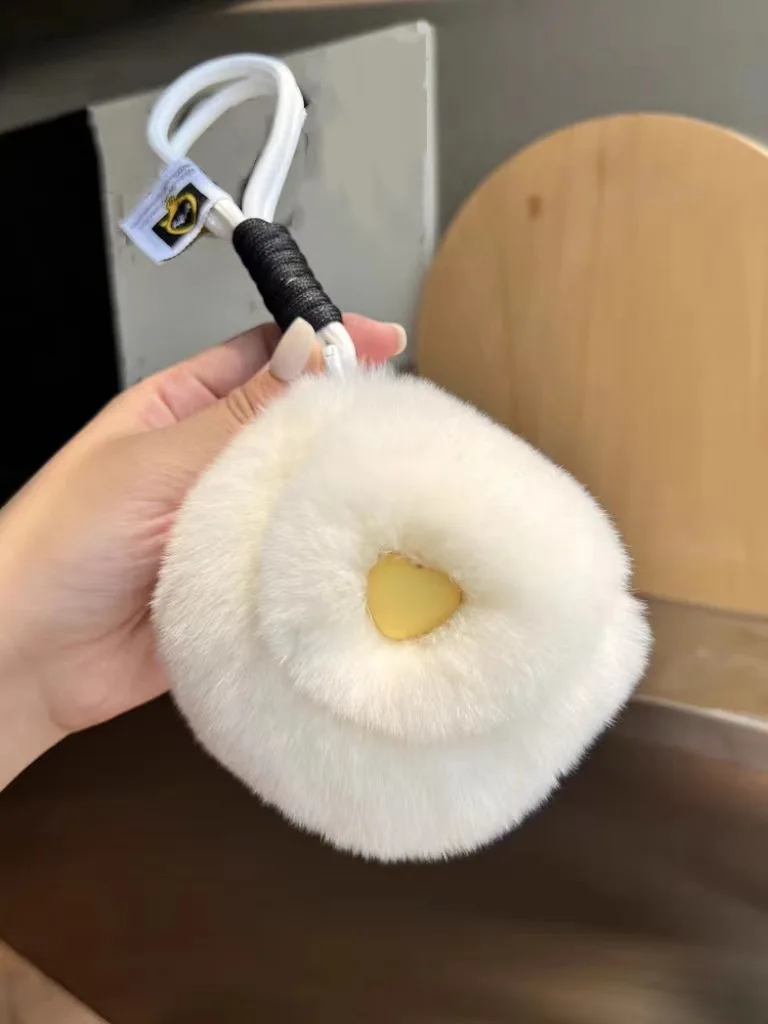 Милый брелок-кошелек из натурального меха кролика рекс, пушистый чехол для наушников, держатель для автомобильных ключей, подвеска для сумки, мягкий плюшевый подарок для женщин и девочек
Милый брелок-кошелек из натурального меха кролика рекс, пушистый чехол для наушников, держатель для автомобильных ключей, подвеска для сумки, мягкий плюшевый подарок для женщин и девочек