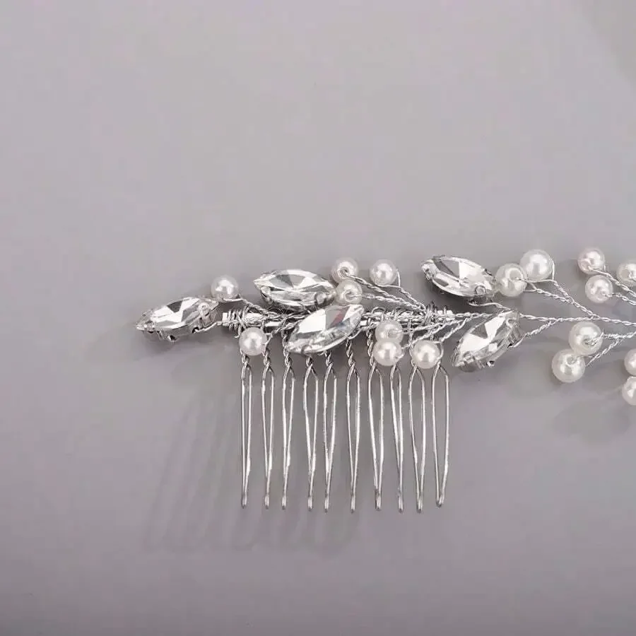 Bridal Hair Comb With Pearls And Crystal Leaves For Women
Bridal Hair Comb With Pearls And Crystal Leaves For Women