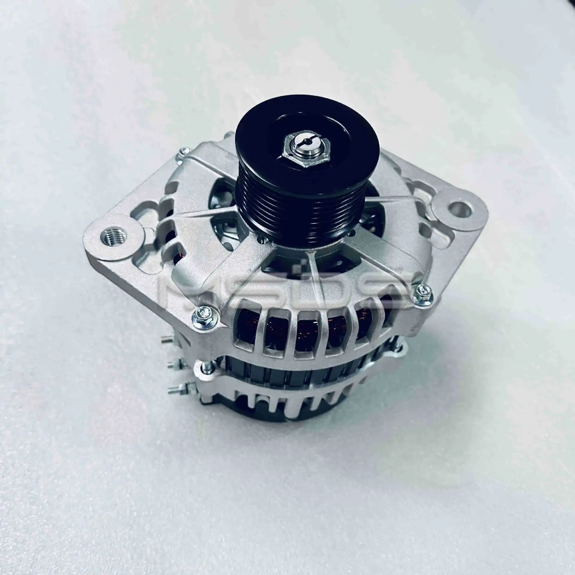 For Dongfeng Cummins 6CT engine 24V 70A alternator 3415691 JFZ2707 4930794
For Dongfeng Cummins 6CT engine 24V 70A alternator 3415691 JFZ2707 4930794