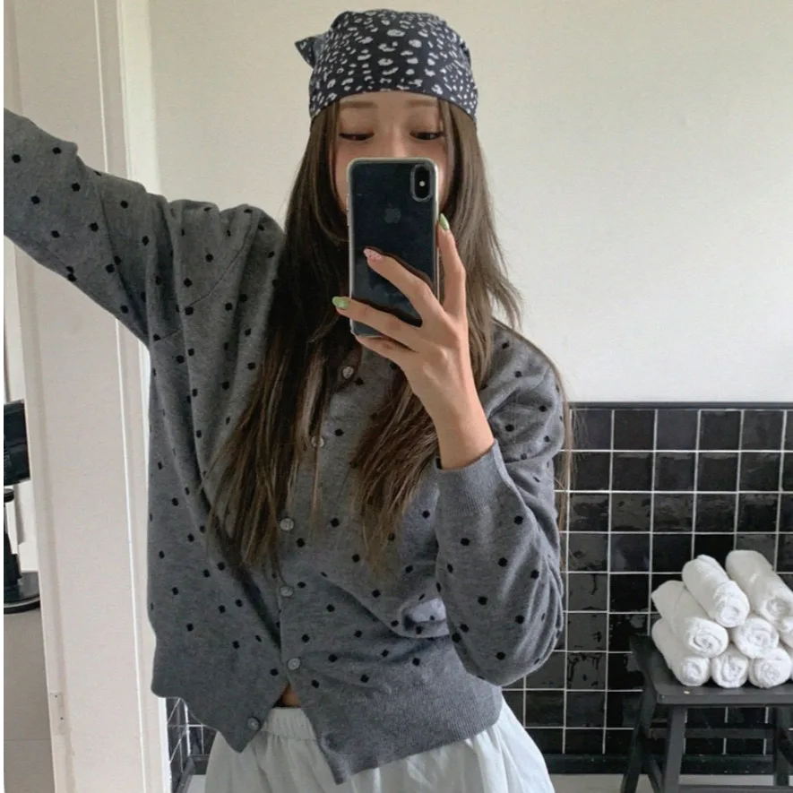 Новый кардиган-накидка в горошек из тонкой трикотажной ткани, двусторонний, в японском стиле, универсальный, повседневный, из нейлона
Новый кардиган-накидка в горошек из тонкой трикотажной ткани, двусторонний, в японском стиле, универсальный, повседневный, из нейлона