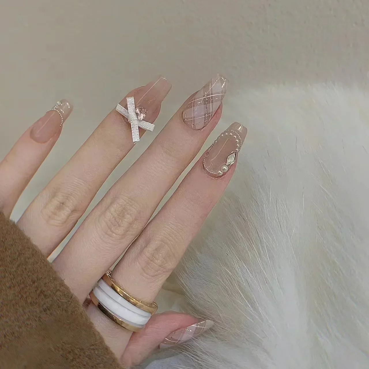 10Pcs Shiny Handmade Press On Nails Full Cover Bowknot Design Elegant Coffin Fake Nails Artificial Manicure Wearable Nail Tips
10Pcs Shiny Handmade Press On Nails Full Cover Bowknot Design Elegant Coffin Fake Nails Artificial Manicure Wearable Nail Tips