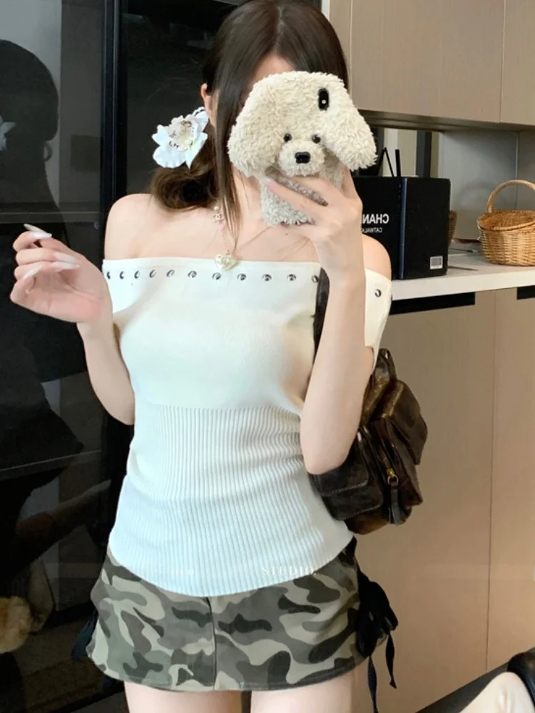Rivet Shoulder Short Sleeve Knitted T-Shirt Women's Slim Fit Waist Design Summer White Pure Desire Style Top Korean Version C...
Rivet Shoulder Short Sleeve Knitted T-Shirt Women's Slim Fit Waist Design Summer White Pure Desire Style Top Korean Version C...