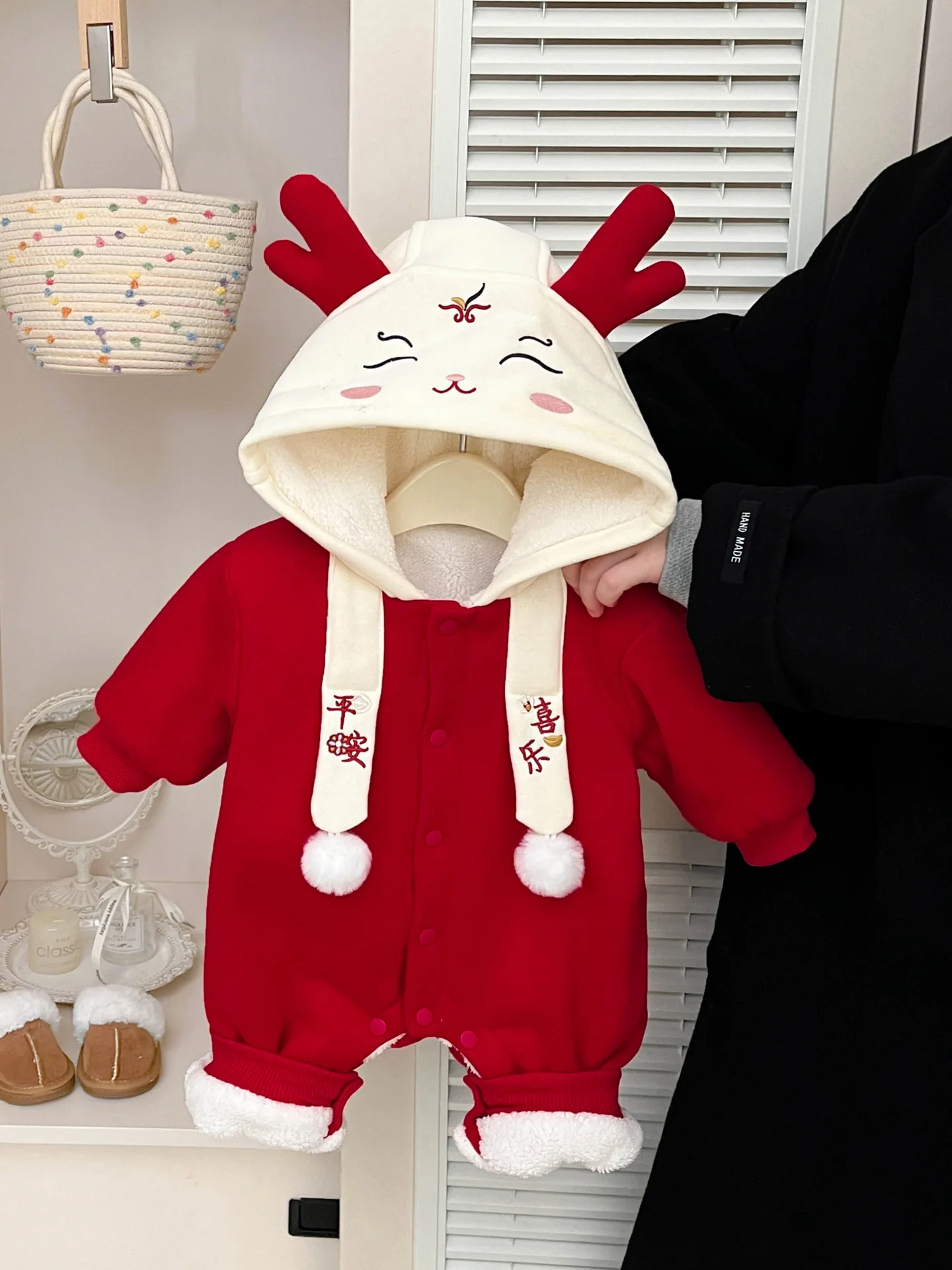 Очаровательные детские зимние пинетки на подкладке Rer Fce, новогодний праздничный наряд, боди для младенцев, теплый милый хлопковый комбинезон с мультяшным принтом...
Очаровательные детские зимние пинетки на подкладке Rer Fce, новогодний праздничный наряд, боди для младенцев, теплый милый хлопковый комбинезон с мультяшным принтом...