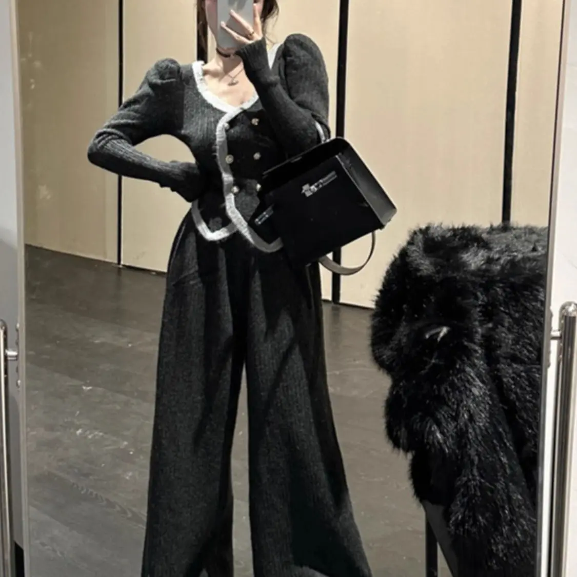 Autumn and Winter Leisure Time Wide Leg Pants Two Piece Set Xiaoxiangfeng Double-breasted Long Sleeves Sweater Comfortable
Autumn and Winter Leisure Time Wide Leg Pants Two Piece Set Xiaoxiangfeng Double-breasted Long Sleeves Sweater Comfortable