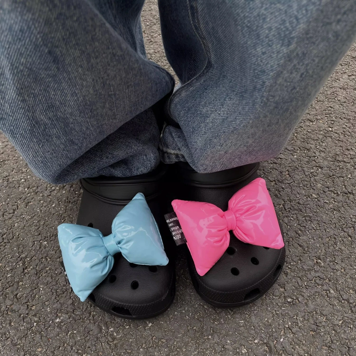 Hot Charms for Crocs Beautiful Cotton Bow Ins Popular Adornment for Clogs Sandals Lovely Accessories Cute Decoration for Gift
Hot Charms for Crocs Beautiful Cotton Bow Ins Popular Adornment for Clogs Sandals Lovely Accessories Cute Decoration for Gift
