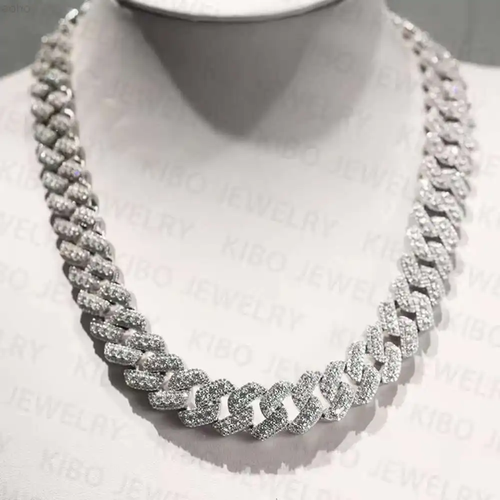 Fine Jewelry Customized 18mm 22 Inches 925 Sterling Silver Iced Out Vvs Moissanite Cuban Link Chain Necklace for Men
Fine Jewelry Customized 18mm 22 Inches 925 Sterling Silver Iced Out Vvs Moissanite Cuban Link Chain Necklace for Men