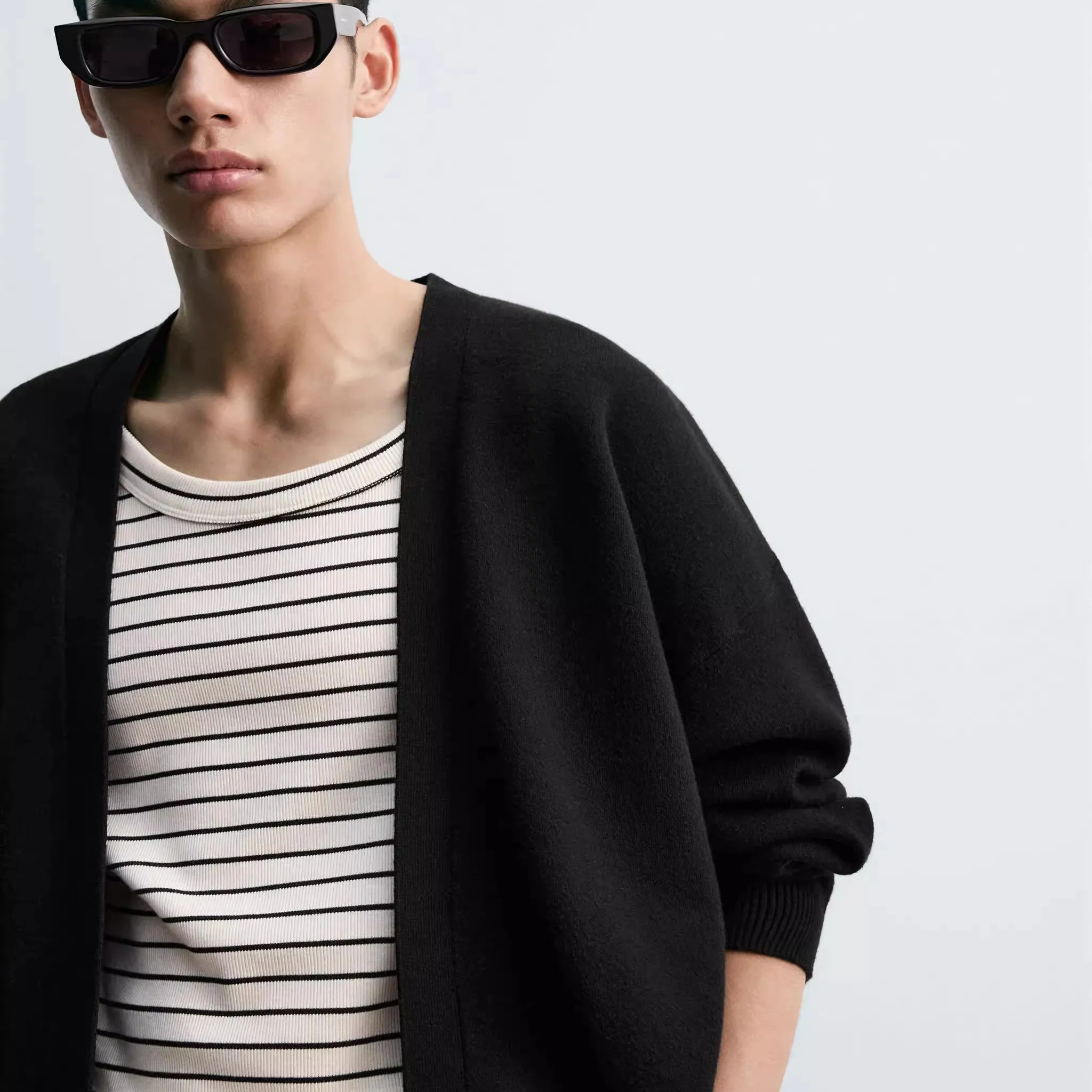 Новый осенний мужской свободный свитер с длинными рукавами, черный вязаный кардиган в рубчик, повседневная трикотажная одежда с круглым вырезом для ежедневной носки
Новый осенний мужской свободный свитер с длинными рукавами, черный вязаный кардиган в рубчик, повседневная трикотажная одежда с круглым вырезом для ежедневной носки