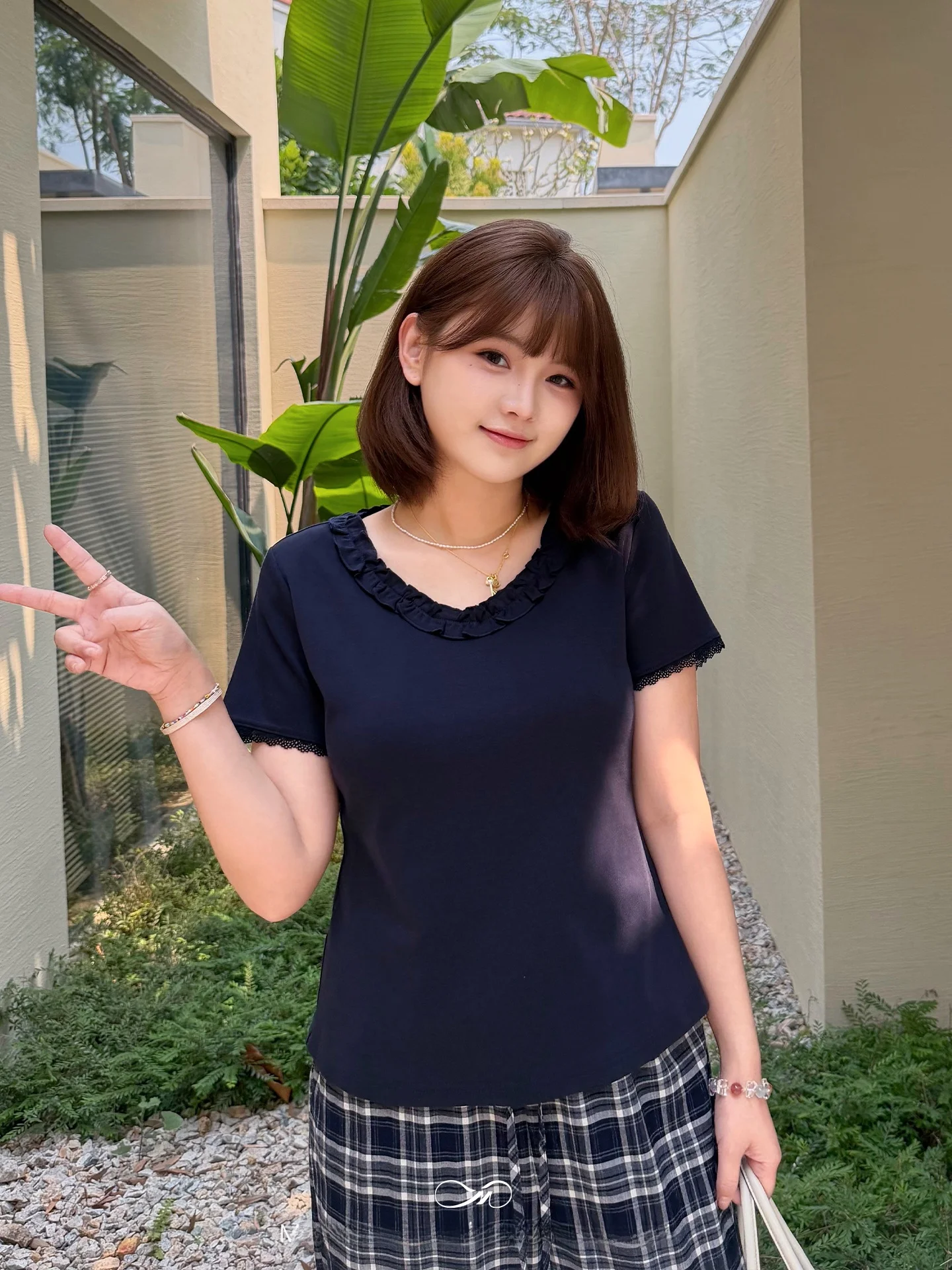 Loose Fit V-Neck Short Sleeve T-Shirt for plus Size Women Summer Casual Cotton Polyester Blend Comfortable Breathable Top
Loose Fit V-Neck Short Sleeve T-Shirt for plus Size Women Summer Casual Cotton Polyester Blend Comfortable Breathable Top