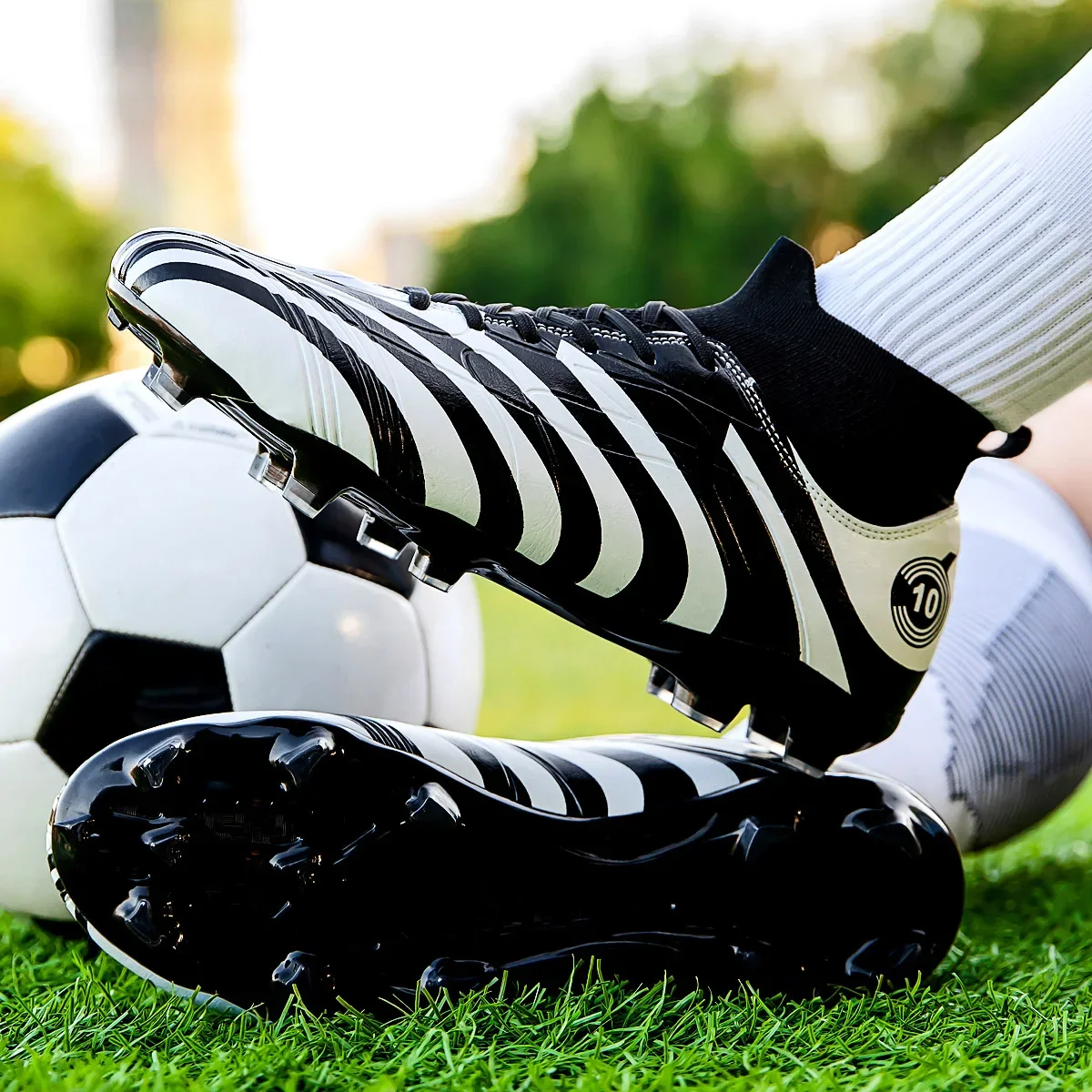 Men Society Cleats Soccer Shoes Professional Original Football Boots Fast Indoor Football Field Boots Training Fast Sneakers
Men Society Cleats Soccer Shoes Professional Original Football Boots Fast Indoor Football Field Boots Training Fast Sneakers