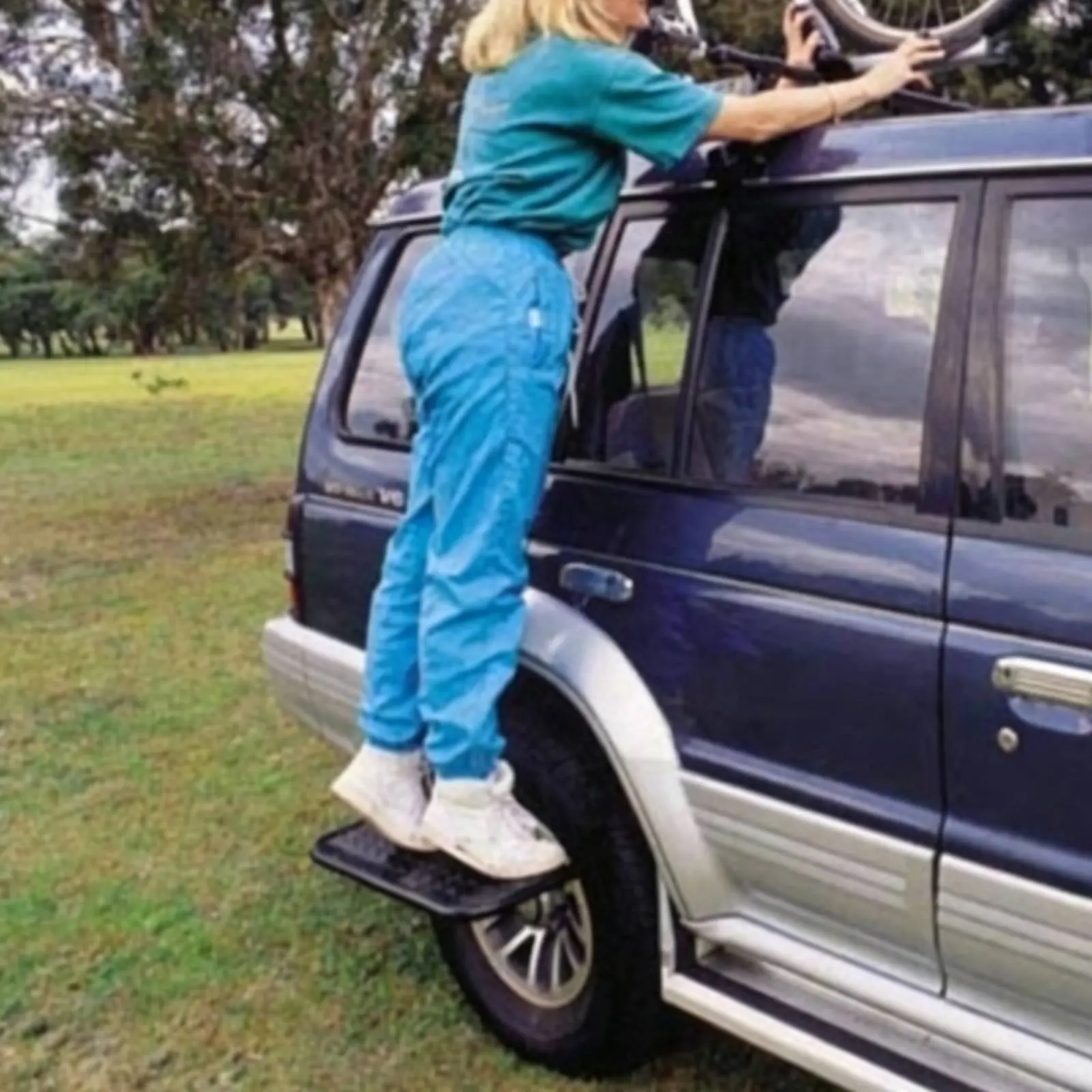 Roof Rack Ladder Foldable Tire Step Ladder SUV Tire Step High Load Capacity Carbon Steel for Garage
Roof Rack Ladder Foldable Tire Step Ladder SUV Tire Step High Load Capacity Carbon Steel for Garage