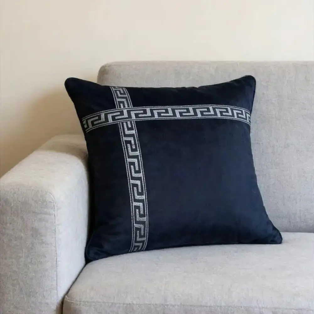 Vintage Velvet Classic Fringe Stitching Black Velvet Gift Pillow Case 45x45cm Sofa Home Decorative Cushion Cover 1 Piece
Vintage Velvet Classic Fringe Stitching Black Velvet Gift Pillow Case 45x45cm Sofa Home Decorative Cushion Cover 1 Piece