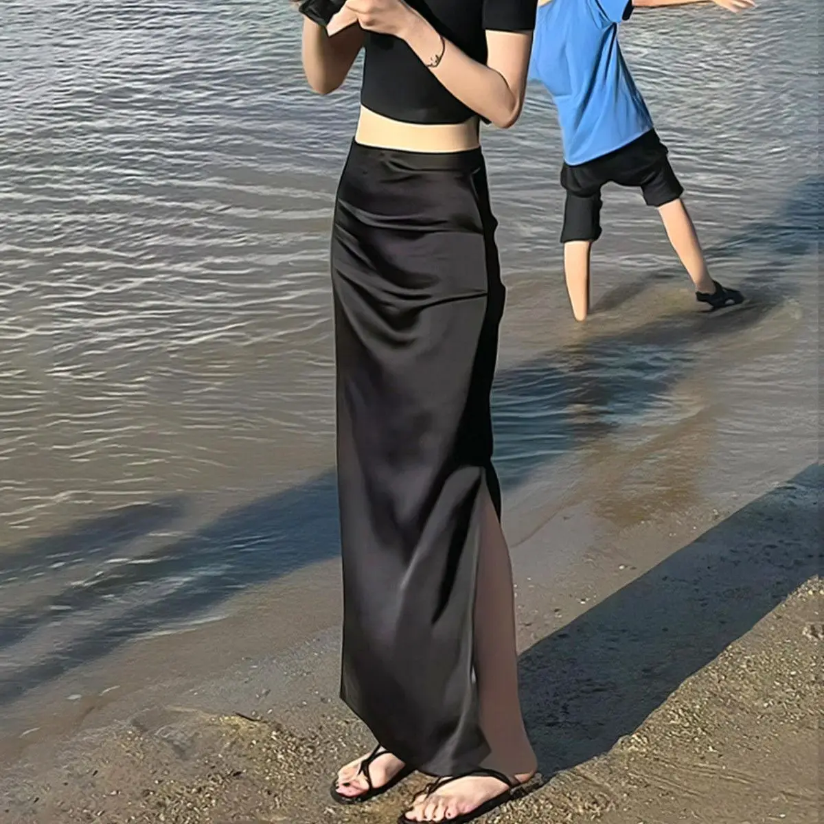 Design Wrinkled Satin Black High Waist Slit Asymmetric Skirt 2026 Summer New Style Slimming Long Skirt
Design Wrinkled Satin Black High Waist Slit Asymmetric Skirt 2026 Summer New Style Slimming Long Skirt