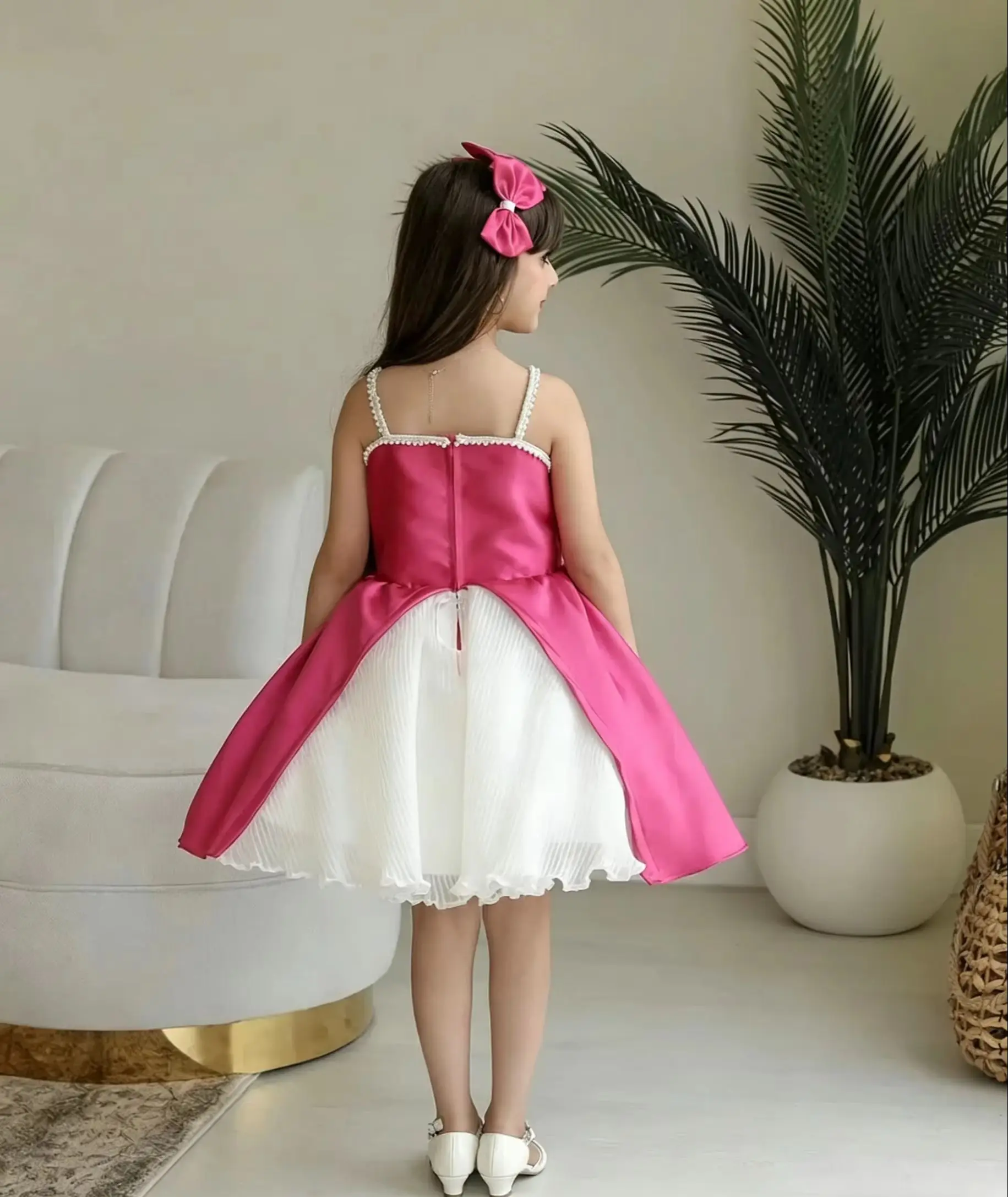 Elagant Satin Flower Girl Dresses for Wedding Sleeveless Puffy Party Dress Knee Lenght First Communion Ball Gowns Custom
Elagant Satin Flower Girl Dresses for Wedding Sleeveless Puffy Party Dress Knee Lenght First Communion Ball Gowns Custom