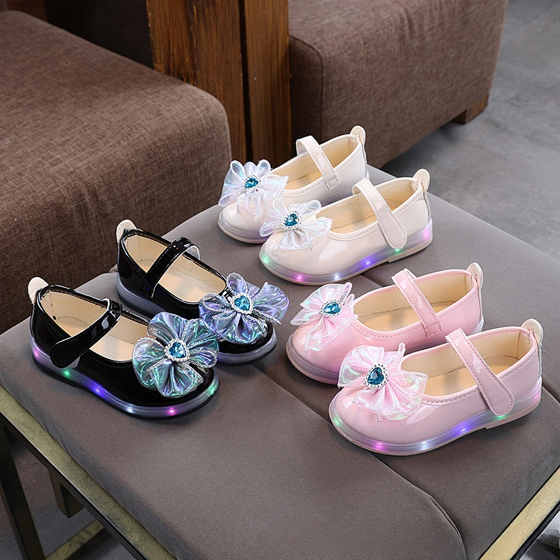 New Girl Shoe Summer Versatile Exquisite Leather Shoe Casual Simple Flat LED Princess Shoes Lightweight Classic Comfort Kid Shoe
New Girl Shoe Summer Versatile Exquisite Leather Shoe Casual Simple Flat LED Princess Shoes Lightweight Classic Comfort Kid Shoe
