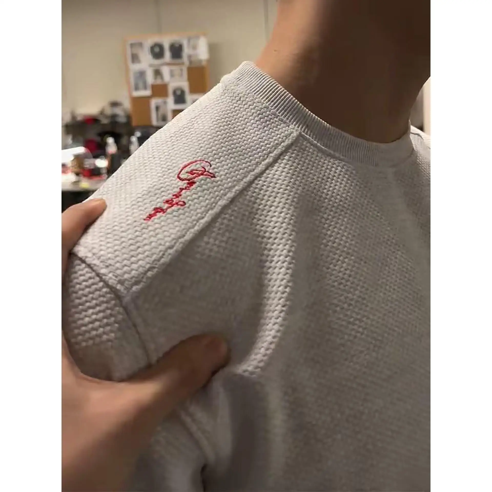 Light Grey Red Label Embroidered Long Sleeve American Style Sweatshirt Men's Heavyweight Hoodless Design Base Shirt
Light Grey Red Label Embroidered Long Sleeve American Style Sweatshirt Men's Heavyweight Hoodless Design Base Shirt
