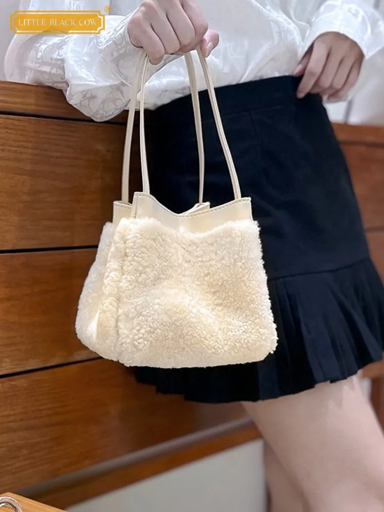 Women Fashion Genuine Leather Patchwork Plush Bucket Bag Solid Color Single Shoulder Bag Ladies Office Casual Crossbody Bags
Women Fashion Genuine Leather Patchwork Plush Bucket Bag Solid Color Single Shoulder Bag Ladies Office Casual Crossbody Bags