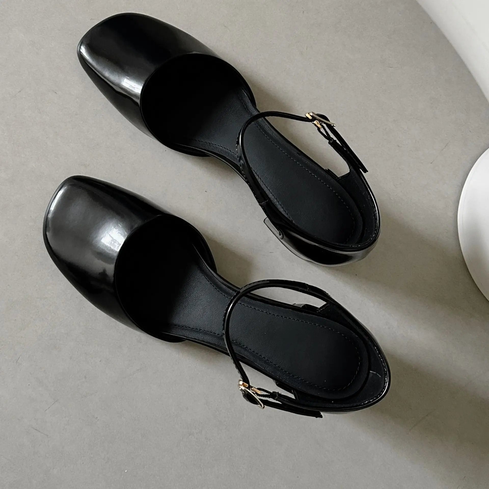 Dave&di French Minimalist Thick Heeled Mary Jane Shoes For Women Wearing One Button Sandals Commuting Heels Sandals Shoes Woman
Dave&di French Minimalist Thick Heeled Mary Jane Shoes For Women Wearing One Button Sandals Commuting Heels Sandals Shoes Woman