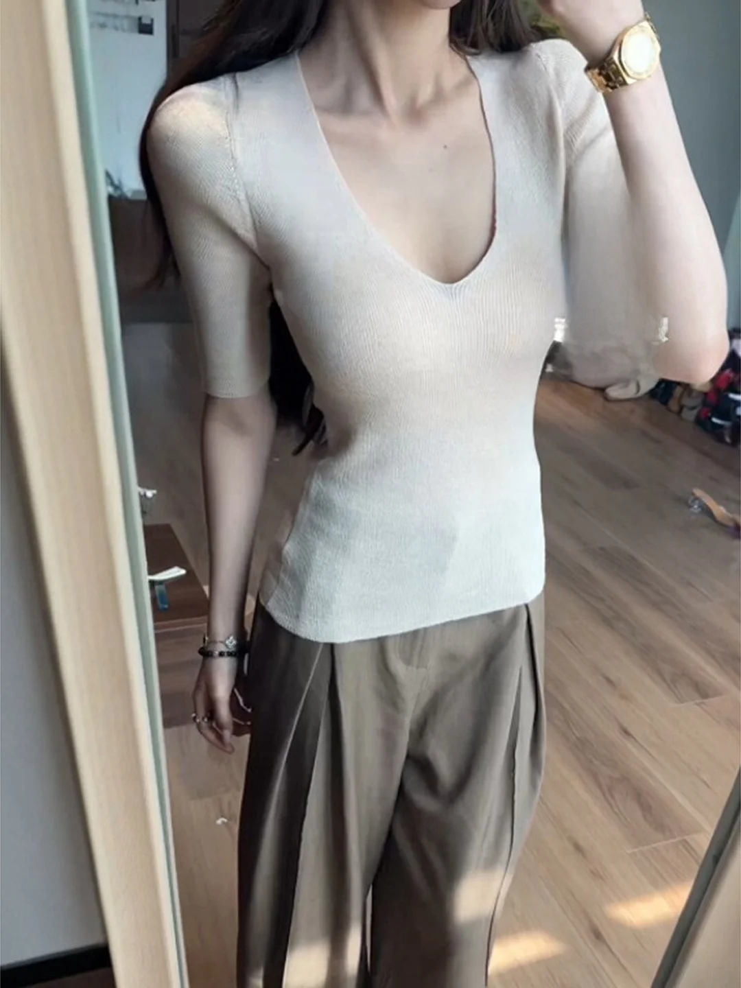 Korean Style Low V-Neck Five-Quarter Sleeve Knitwear Women's Summer Slimming Fashionable Middle-Sleeve Top Commute Style
Korean Style Low V-Neck Five-Quarter Sleeve Knitwear Women's Summer Slimming Fashionable Middle-Sleeve Top Commute Style